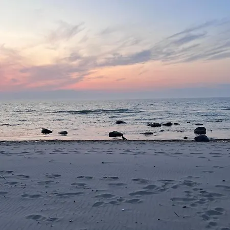 Auf Ruegen - Stellplatz Fuer Wohnmobile , Wohnwagen , Auch Zum Zelten - In Direkter Naehe Zum Naturstrand -natur Pur - Schwalbennest אתר קמפינג דראנסקה